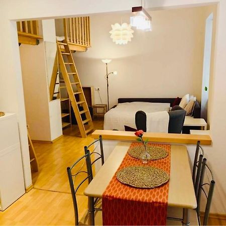 Downtown Apartment Bianca Bratislava Exteriör bild