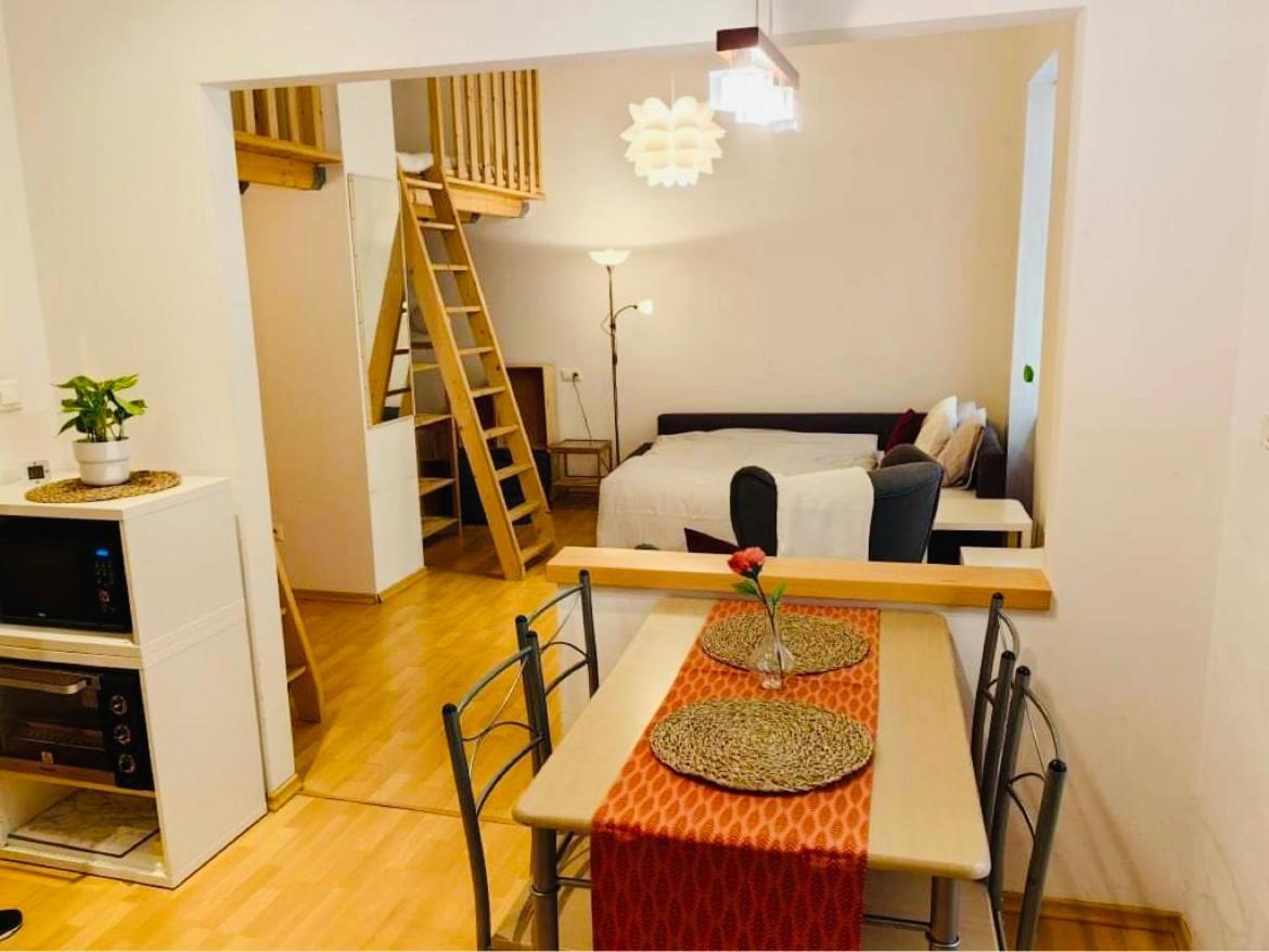 Downtown Apartment Bianca Bratislava Exteriör bild